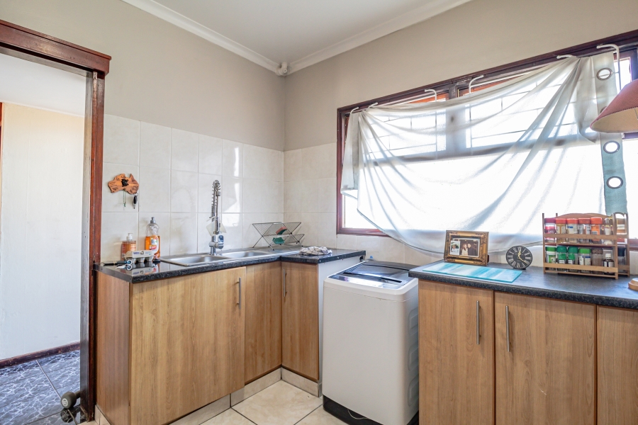 2 Bedroom Property for Sale in Claremont Western Cape